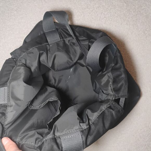 Under Armor Black Water Resistant Drawstring Adjustable Sporty Tote Bag - Picture 4 of 8